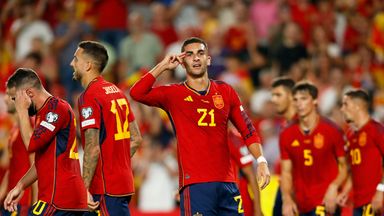 سجل الإسباني فيران توريس هدفين ليقود منتخب لاروخا للفوز على قبرص 6-0.